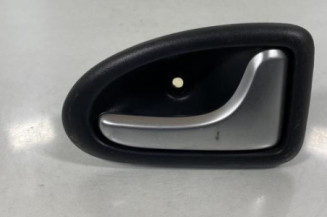 Poignee interieur arriere droit RENAULT CLIO 2 CAMPUS Photo n°1