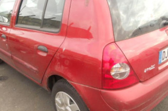 Poignee interieur arriere droit RENAULT CLIO 2 CAMPUS