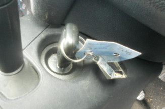Poignee interieur arriere droit RENAULT CLIO 2 CAMPUS