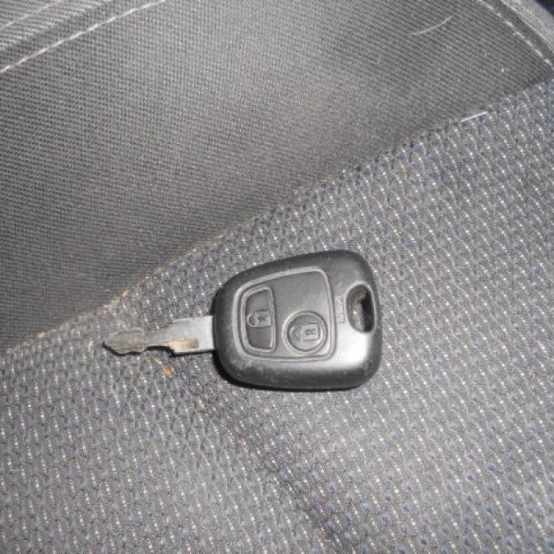 Bouton de warning PEUGEOT 206+ Photo n°12