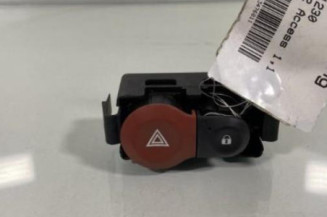 Bouton de warning RENAULT CLIO 3 Photo n°1