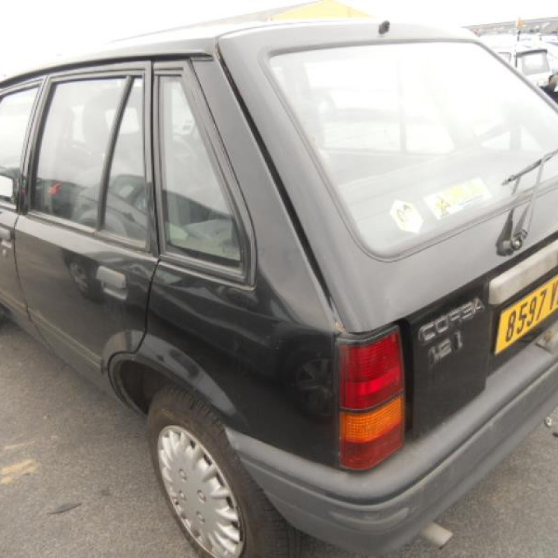 Retroviseur gauche OPEL CORSA A Photo n°9