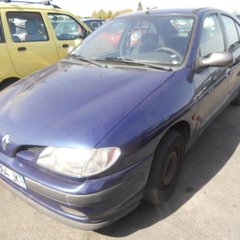 Retroviseur droit RENAULT MEGANE 1 Photo n°3