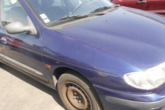 Retroviseur droit RENAULT MEGANE 1