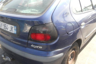 Retroviseur droit RENAULT MEGANE 1
