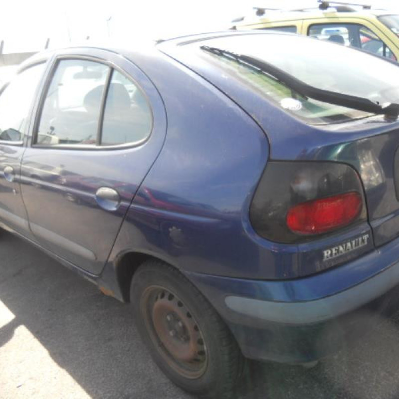 Retroviseur droit RENAULT MEGANE 1 Photo n°6