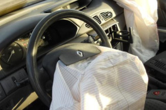 Aile avant droit RENAULT LAGUNA 2