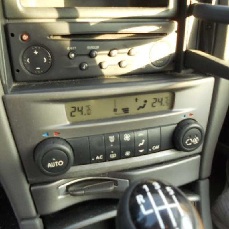Aile avant droit RENAULT LAGUNA 2 Photo n°9
