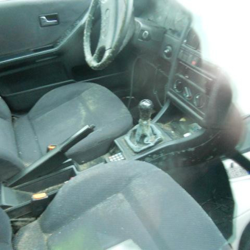 Etrier avant gauche (freinage) AUDI 80 3 Photo n°6