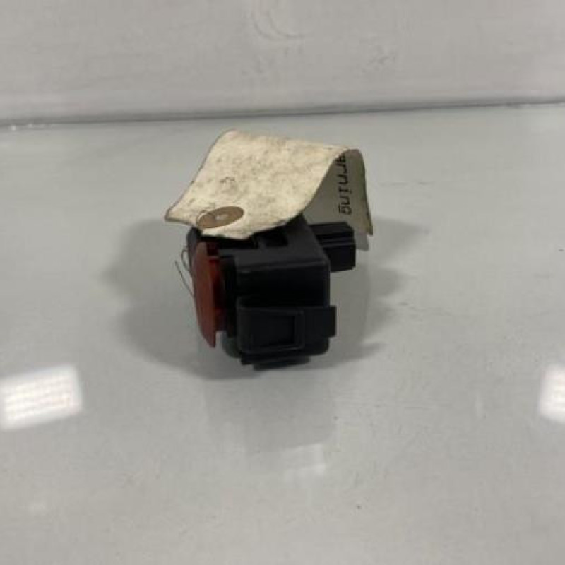 Bouton de warning RENAULT CLIO 3 Photo n°2
