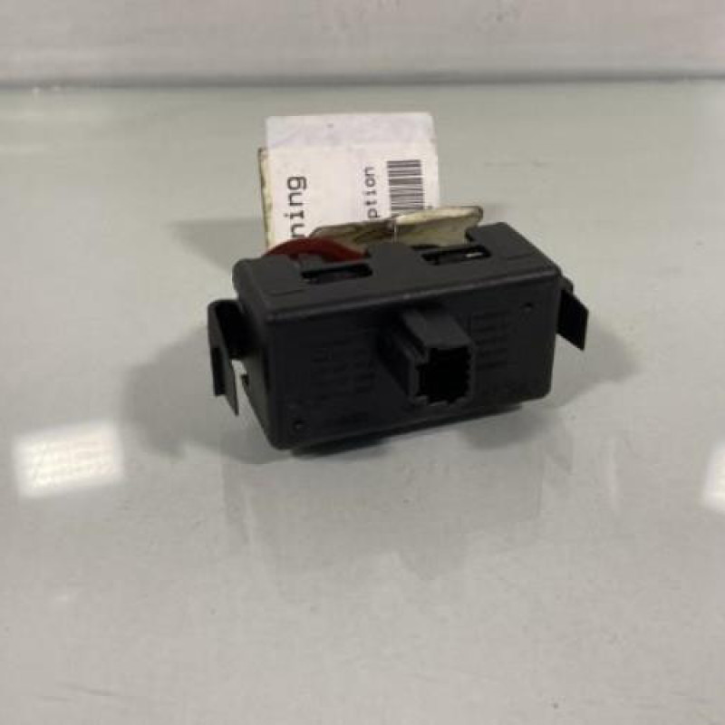 Bouton de warning RENAULT CLIO 3 Photo n°3