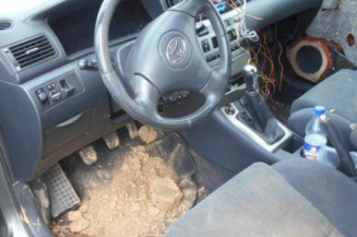 Amortisseur avant droit TOYOTA COROLLA IX