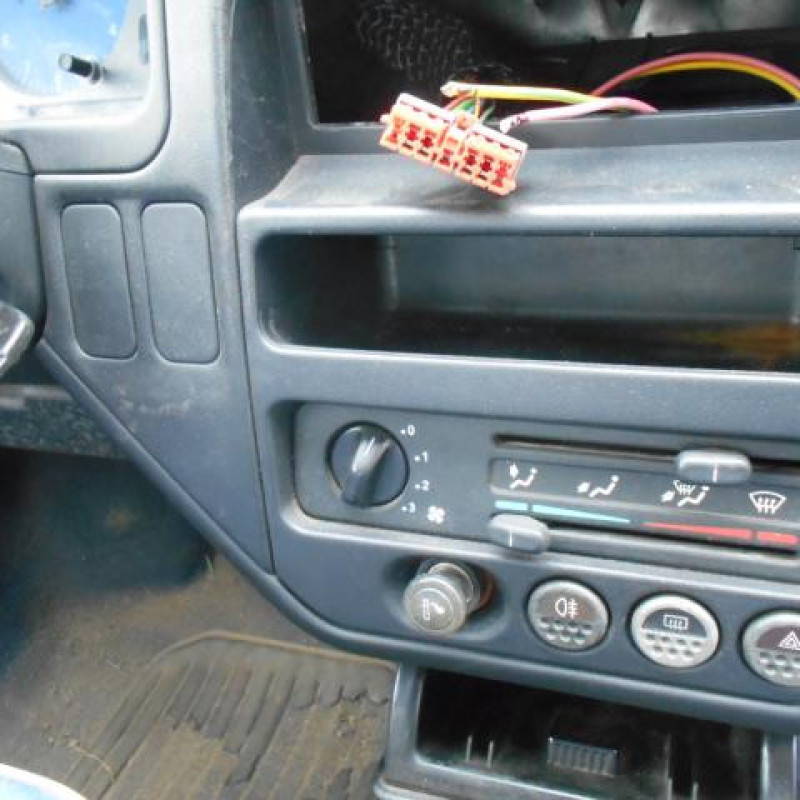 Cremaillere assistee PEUGEOT 106 Photo n°7