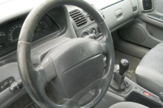 Cremaillere assistee RENAULT LAGUNA 1
