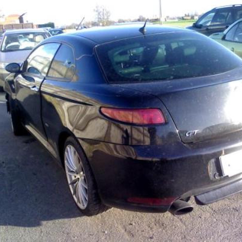 Moteur essuie glace avant ALFA ROMEO GT Photo n°8