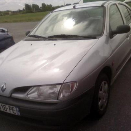 Amortisseur avant droit RENAULT MEGANE 1