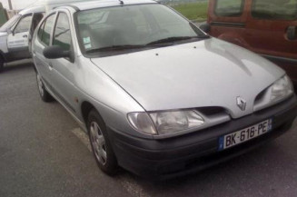 Amortisseur avant droit RENAULT MEGANE 1