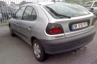 Amortisseur avant droit RENAULT MEGANE 1