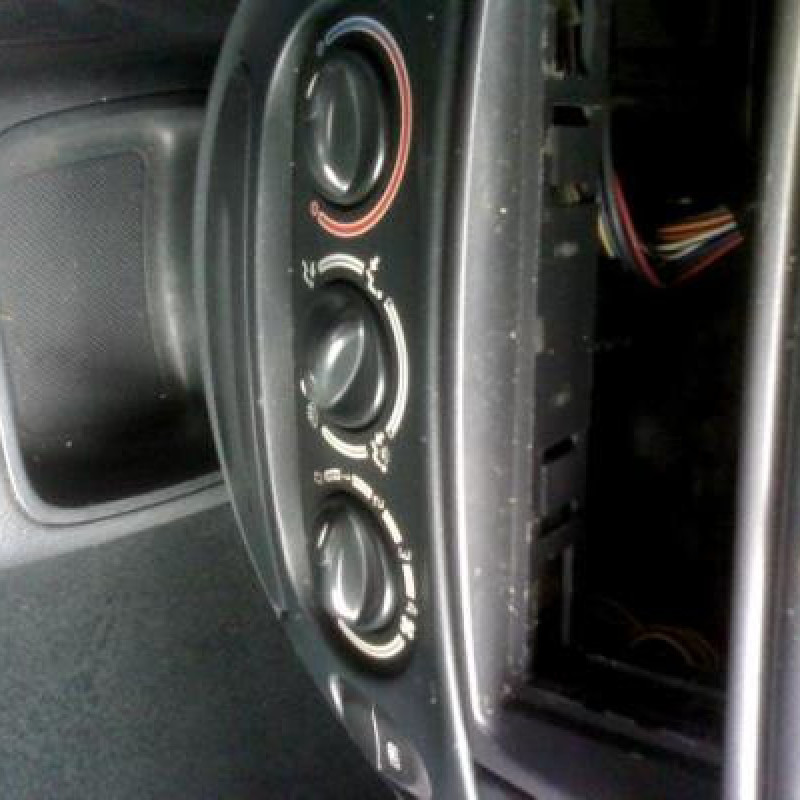 Amortisseur avant droit RENAULT MEGANE 1 Photo n°7