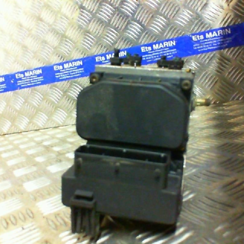 Bloc ABS (freins anti-blocage) RENAULT LAGUNA 2 Photo n°1