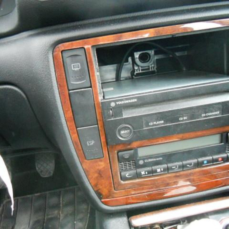 Amortisseur avant gauche VOLKSWAGEN PASSAT 4 Photo n°8