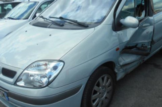 Porte avant droit RENAULT SCENIC 1