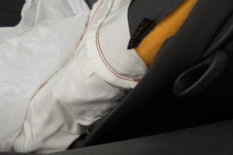 Bras essuie glace avant droit VOLKSWAGEN POLO 4
