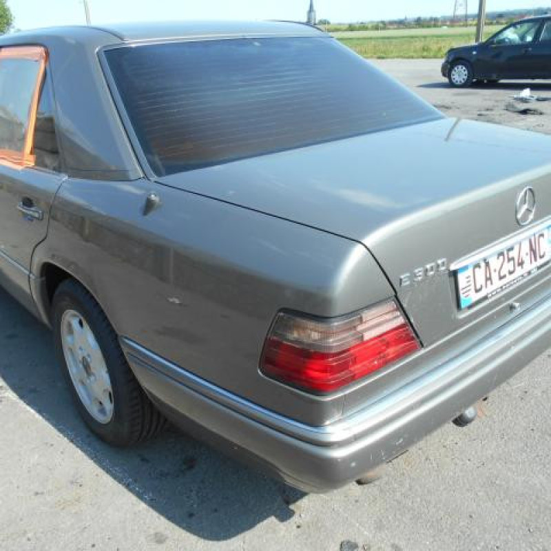Etrier avant gauche (freinage) MERCEDES CLASSE E 124 Photo n°5
