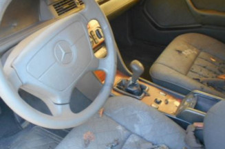 Etrier avant gauche (freinage) MERCEDES CLASSE E 124
