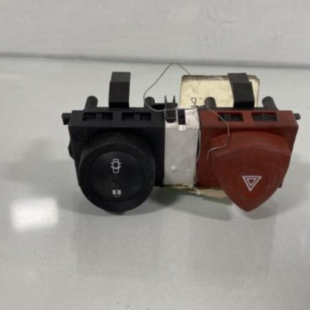 Bouton de warning RENAULT MEGANE 2 Photo n°1