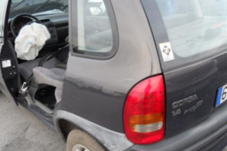 Pivot de moyeu avant gauche OPEL CORSA B