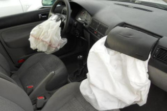 Bloc ABS (freins anti-blocage) VOLKSWAGEN GOLF 4