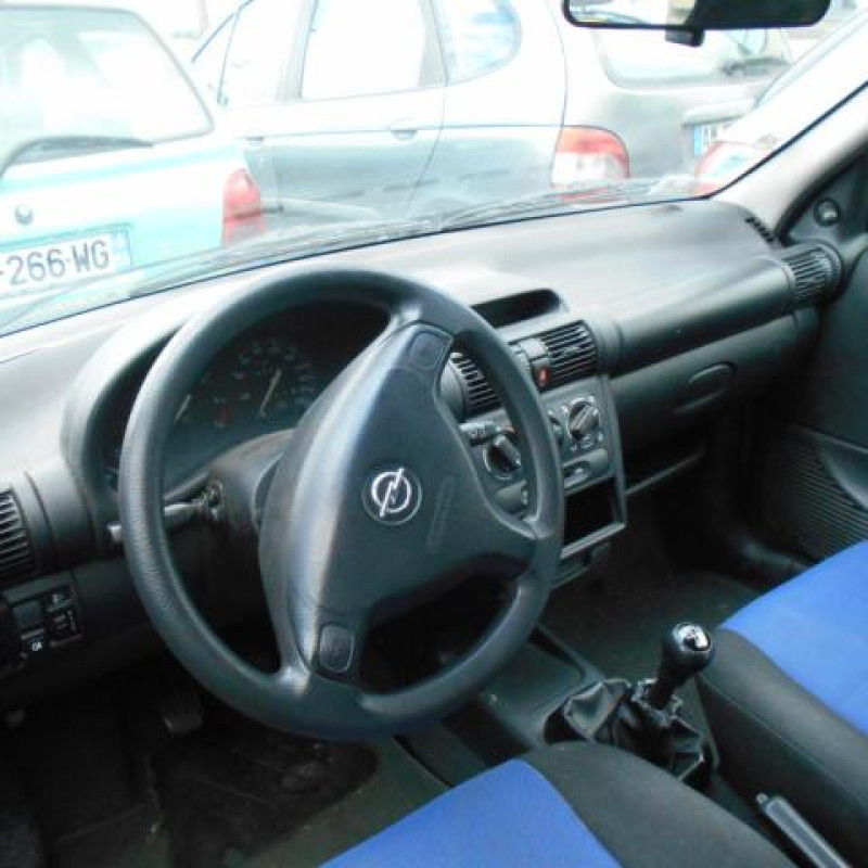 Cremaillere assistee OPEL CORSA B Photo n°6