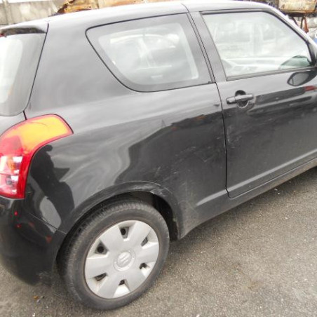 Vitre avant droit SUZUKI SWIFT 3