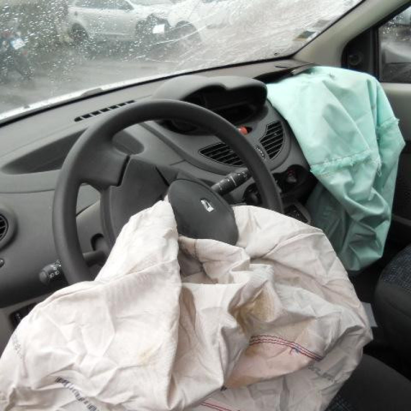 Maitre cylindre (freinage) RENAULT TWINGO 2 Photo n°10