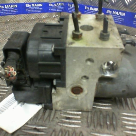 Bloc ABS (freins anti-blocage) TOYOTA YARIS 1