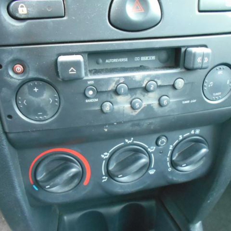 Bloc ABS (freins anti-blocage) RENAULT CLIO 2 Photo n°9