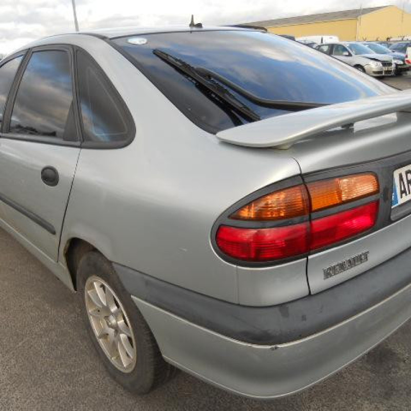 Cric (Ensemble depannage) RENAULT LAGUNA 1 Photo n°4