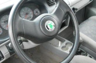 Retroviseur droit SKODA FELICIA