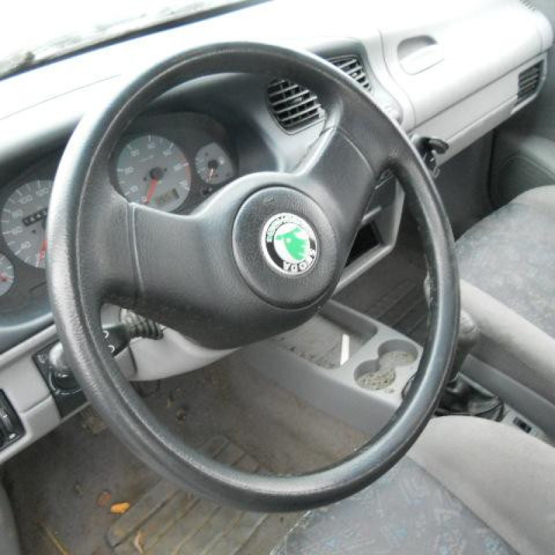 Retroviseur droit SKODA FELICIA Photo n°7