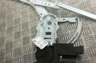 Leve vitre electrique avant droit OPEL CORSA C Photo n°1