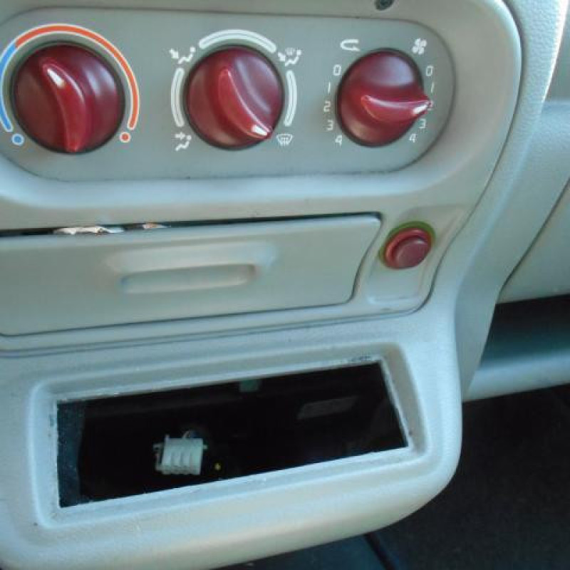 Bloc ABS (freins anti-blocage) RENAULT TWINGO 1 Photo n°9