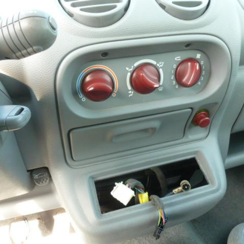 Bloc ABS (freins anti-blocage) RENAULT TWINGO 1 Photo n°9