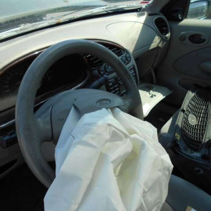 Cremaillere assistee FORD FIESTA 4 Photo n°7
