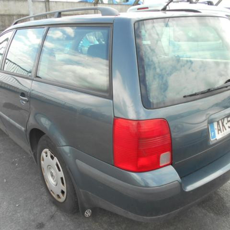 Bloc ABS (freins anti-blocage) VOLKSWAGEN PASSAT 4 Photo n°7