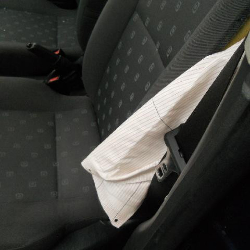 Traverse superieure FORD FOCUS 1 Photo n°6