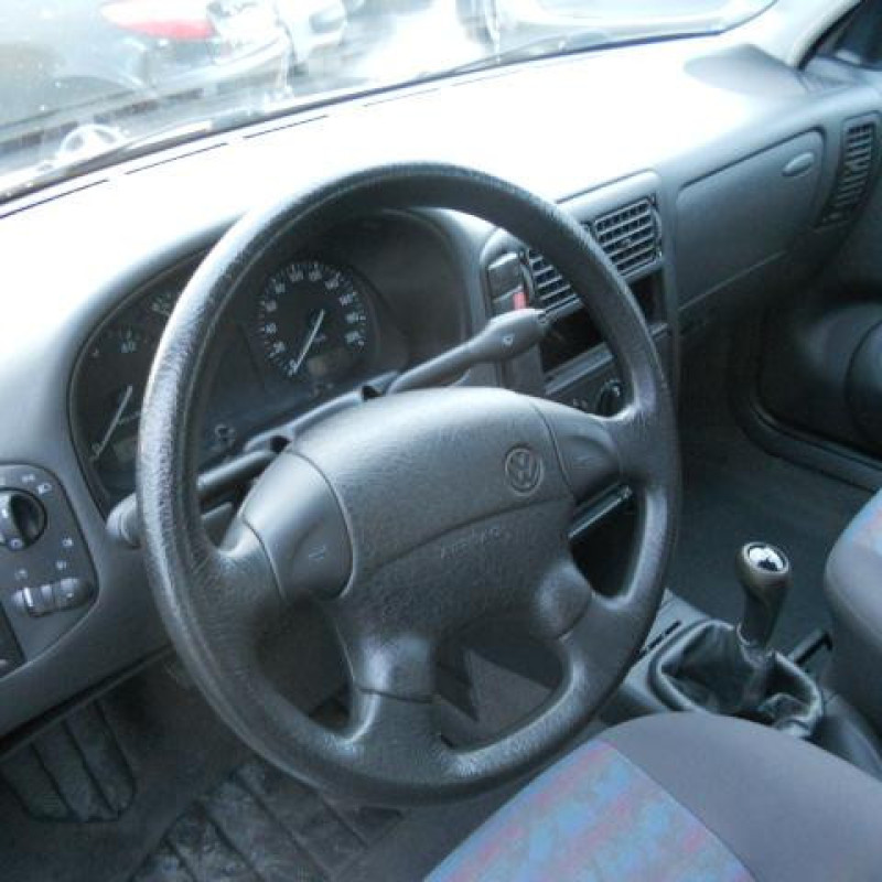 Cremaillere assistee VOLKSWAGEN POLO 3 Photo n°7