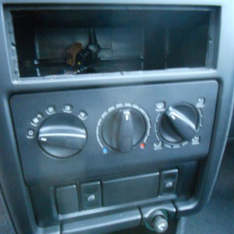 Cremaillere assistee VOLKSWAGEN POLO 3 Photo n°8