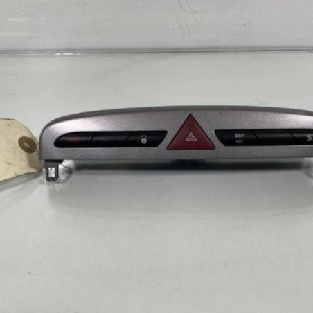 Bouton de warning PEUGEOT 308 1 SW Photo n°1