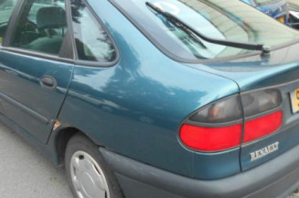 Cremaillere assistee RENAULT LAGUNA 1